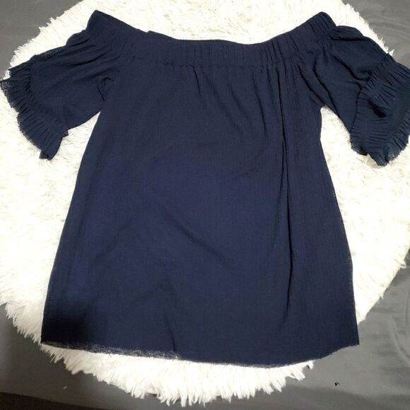 Ellen Tracy off shoulder blouse - Picture 2 of 8